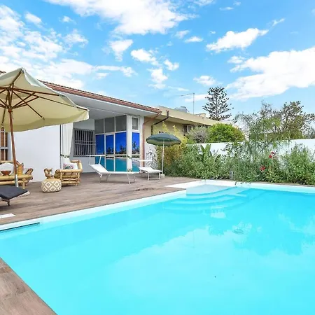 Holiday home Lovely In