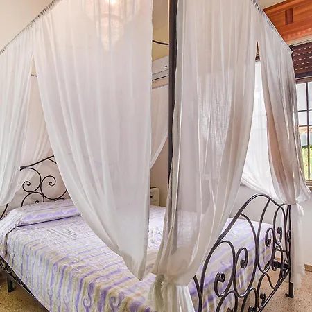 Holiday home Lovely In